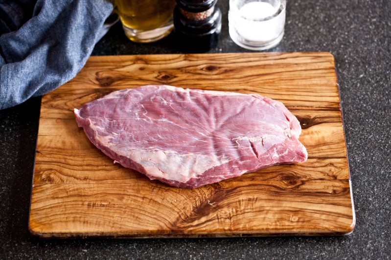 Flank steak salát