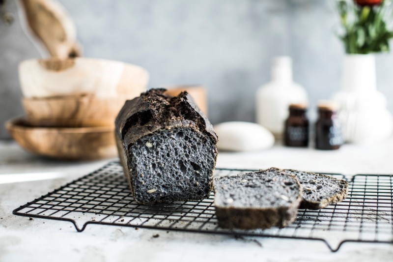 Černý špaldový kvasový chléb